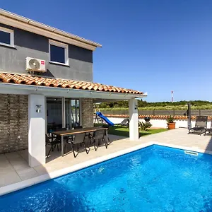 beautiful-vacation-house-hana-with-pool.in-istria.net/